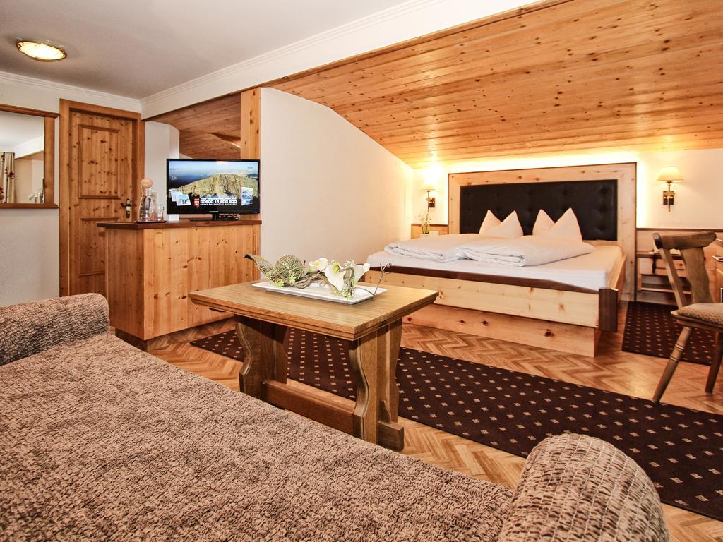 Alpenhof Pitztal Hotel Sankt Leonhard im Pitztal Exterior photo